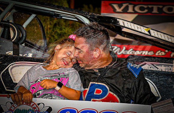 Ryan Godown Victory Lane witrh daughter 9-2-23